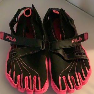 FILA Women’s Skele-toes Water Shoes Sz 6